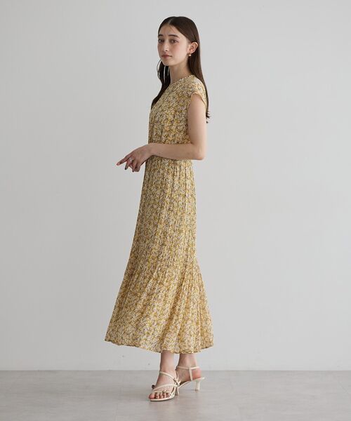 YECCA VECCA（イェッカヴェッカ）の「小花柄プリーツワンピース