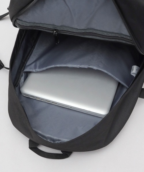 KANGOL(カンゴール)の「フロントマルチポケット 2層式 大容量 バックパック A4・PC収納対応 メッシュポケット付き(バックパック/リュック・メンズ・ブラック・FREE)」の11枚目の写真