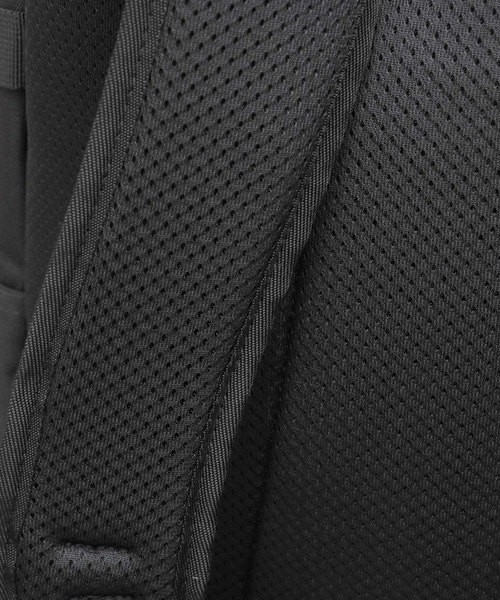 KANGOL(カンゴール)の「フロントマルチポケット 2層式 大容量 バックパック A4・PC収納対応 メッシュポケット付き(バックパック/リュック・メンズ・ブラック・FREE)」の22枚目の写真