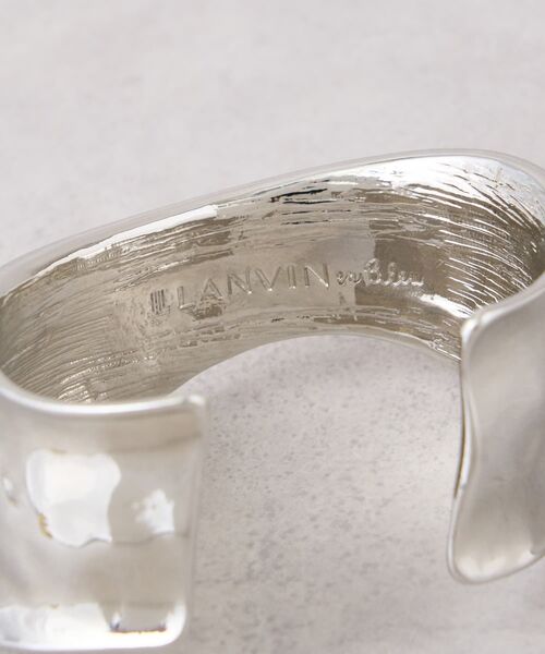 LANVIN en Bleu（ランバンオンブルー）の「ウェーブラインメタルバングル（ネックレス・レディース・シルバー/ゴールド・FREE）」の5枚目の写真