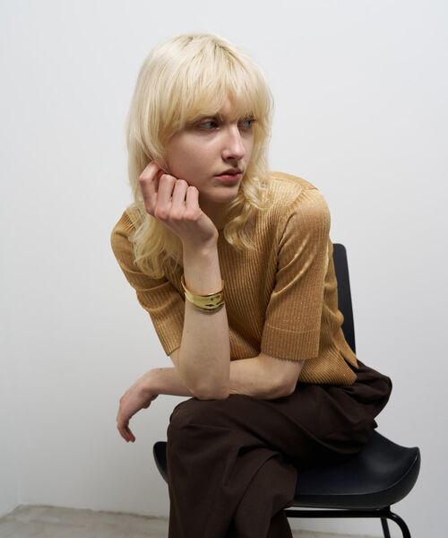 LANVIN en Bleu（ランバンオンブルー）の「ウェーブラインメタルバングル（ネックレス・レディース・シルバー/ゴールド・FREE）」の9枚目の写真