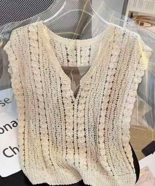 maison de LATIR(メゾンドラティール)の「ヘルシーな肌見せクロシェ編みノースリーブ(Tシャツ/カットソー・レディース・ベージュ/ホワイト・FREE)」の6枚目の写真