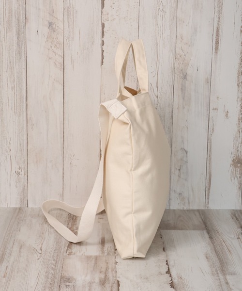 MLB（メジャーリーグベースボール）の「【MLB/メジャーリーグベースボール】2WAYコットンキャンバスショルダーバッグ（ショルダーバッグ・メンズ・アイボリー系1/アイボリー系2/アイボリー系3・FREE）」の4枚目の写真