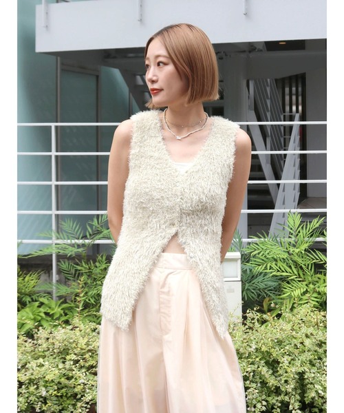 Ungrid（アングリッド）の「シャギーニットベスト（ニット/セーター・レディース・ゴールド/ブラウン/シルバー・FREE）」の3枚目の写真