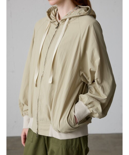 MidiUmi（ミディウミ）の「MidiUmi フード付きブルゾン（ダウンジャケット/コート・レディース・チャコールグレー/ベージュ・FREE）」の9枚目の写真