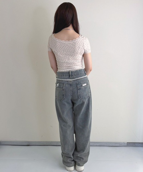 frunco（フランコ）の「【ZOZO限定】小花柄VネックTシャツ（Tシャツ/カットソー・レディース・ホワイト/グレー/ブラック/アイボリー・FREE）」の21枚目の写真