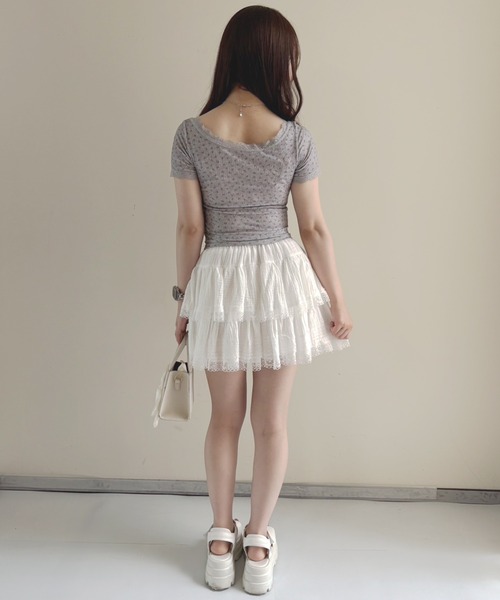 frunco（フランコ）の「【ZOZO限定】小花柄VネックTシャツ（Tシャツ/カットソー・レディース・ホワイト/グレー/ブラック/アイボリー・FREE）」の14枚目の写真