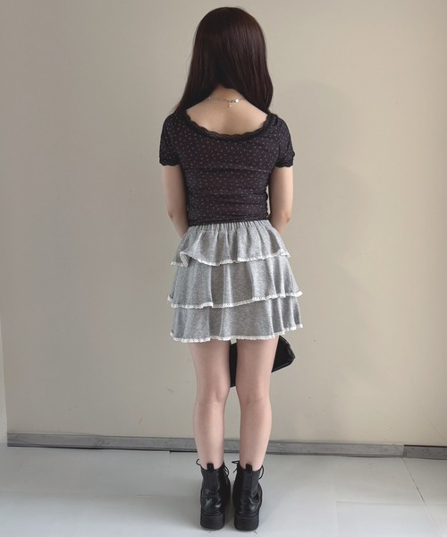 frunco（フランコ）の「【ZOZO限定】小花柄VネックTシャツ（Tシャツ/カットソー・レディース・ホワイト/グレー/ブラック/アイボリー・FREE）」の7枚目の写真