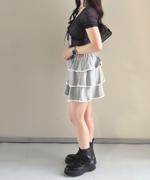 frunco（フランコ）の「【ZOZO限定】小花柄VネックTシャツ（Tシャツ/カットソー・レディース・ホワイト/グレー/ブラック/アイボリー・FREE）」の8枚目の写真