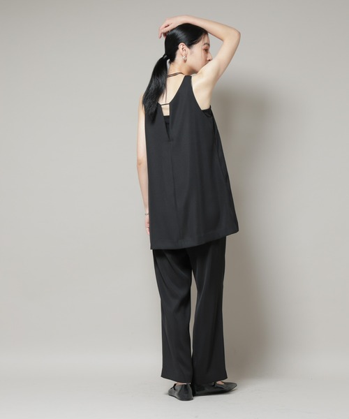 NANO universe（ナノユニバース）の「ダブルクロスノースリーブブラウス×パンツセットアップ（つなぎ/オールインワン・レディース・ブルー/ブラック・S/M）」の7枚目の写真