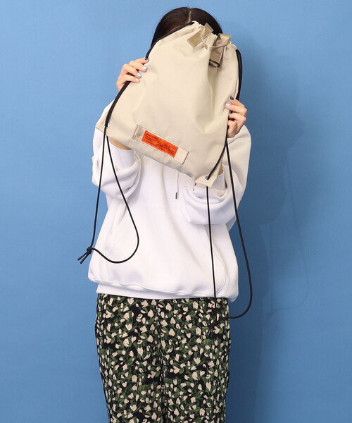 COOCO（クーコ）の「【ORANGE　TAGシリーズ】撥水ナイロンナップザック／Ａ４対応（バックパック/リュック・レディース・ブラック/ライトベージュ/キャメル・FREE）」の13枚目の写真