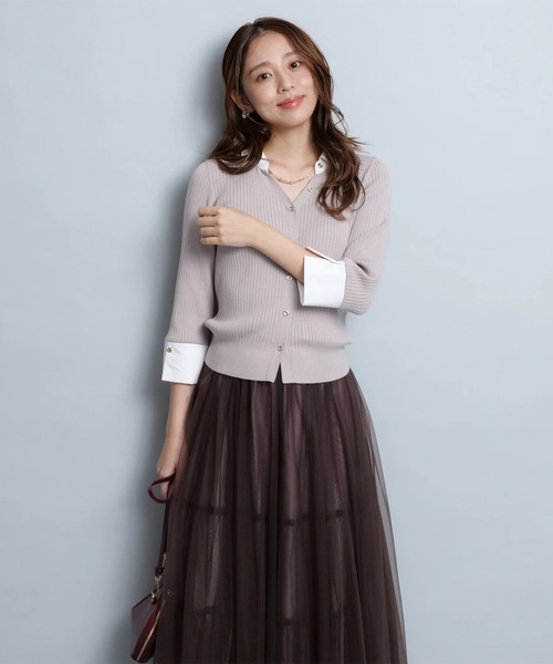 JUSGLITTY - 新品タグ付　JUSGLITTY　ニット JUSGLITTY（ジャスグリッティー）の「ロゴブローチ付クロップド