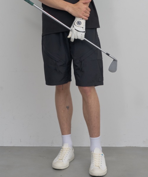 Mid 90s Club(ミッドナインティーズクラブ)の「Nylon Utility Simple Logo Shorts(その他パンツ・メンズ・ベージュ/ブラック・X-LARGE/LARGE/MEDIUM)」の4枚目の写真
