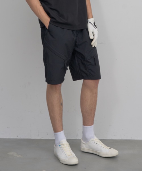 Mid 90s Club(ミッドナインティーズクラブ)の「Nylon Utility Simple Logo Shorts(その他パンツ・メンズ・ベージュ/ブラック・X-LARGE/LARGE/MEDIUM)」の6枚目の写真