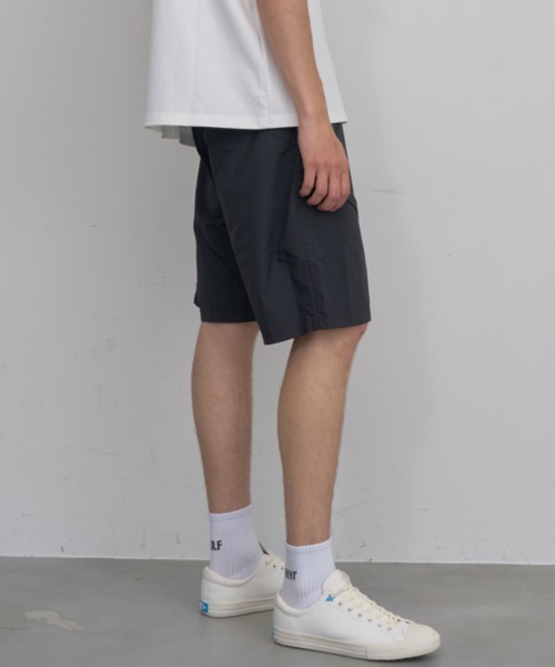 Mid 90s Club(ミッドナインティーズクラブ)の「Nylon Utility Simple Logo Shorts(その他パンツ・メンズ・ベージュ/ブラック・X-LARGE/LARGE/MEDIUM)」の12枚目の写真