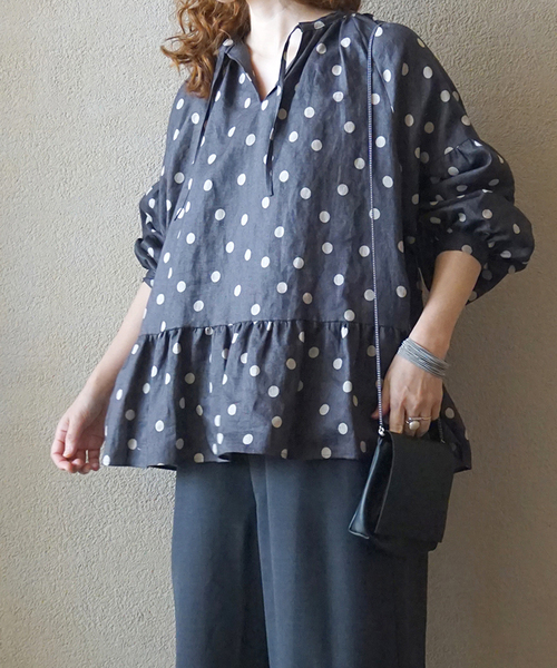 JOURNAL STANDARD LUXE(ジャーナルスタンダード ラックス)の「ヘムフリルギャザーブラウス(シャツ/ブラウス・レディース・ブラック/ブラック系その他・FREE)」の18枚目の写真