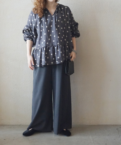 JOURNAL STANDARD LUXE(ジャーナルスタンダード ラックス)の「ヘムフリルギャザーブラウス(シャツ/ブラウス・レディース・ブラック/ブラック系その他・FREE)」の21枚目の写真