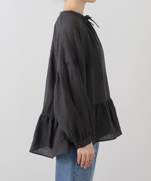 JOURNAL STANDARD LUXE(ジャーナルスタンダード ラックス)の「ヘムフリルギャザーブラウス(シャツ/ブラウス・レディース・ブラック/ブラック系その他・FREE)」の4枚目の写真