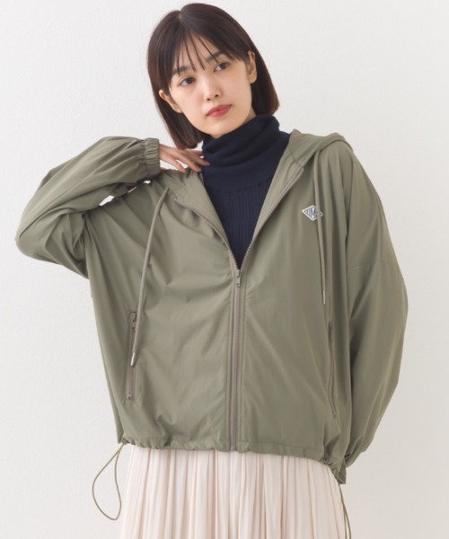 OMNES（オムネス）の「ナイロン リップストップジップアップ裾ドロストワッペンフーディパーカー（パーカー・レディース・ホワイト/ベージュ/ブラック/カーキ・FREE）」の4枚目の写真