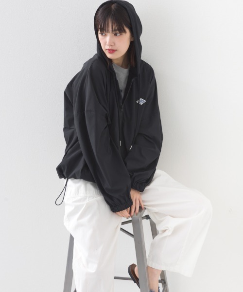 OMNES（オムネス）の「ナイロン リップストップジップアップ裾ドロストワッペンフーディパーカー（パーカー・レディース・ホワイト/ベージュ/ブラック/カーキ・FREE）」の18枚目の写真