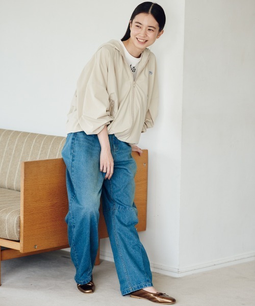 OMNES（オムネス）の「ナイロン リップストップジップアップ裾ドロストワッペンフーディパーカー（パーカー・レディース・ホワイト/ベージュ/ブラック/カーキ・FREE）」の6枚目の写真