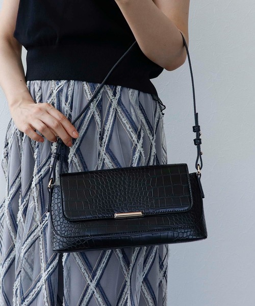 Cepica（セピカ）の「クロコ型押しショルダーバッグ（ショルダーバッグ・レディース・ブラック/ブラウン・FREE）」の3枚目の写真