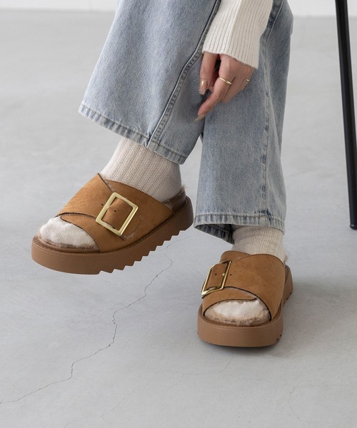 セール】ゴールドバックル 厚底ファーサンダル（サンダル