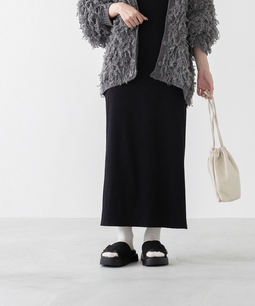 welleg(ウェレッグ)の「ゴールドバックル 厚底ファーサンダル(サンダル・レディース・ブラック/キャメル/ベージュ・S/M/L)」の11枚目の写真