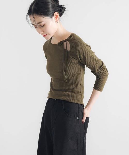 URBAN RESEARCH(アーバンリサーチ)の「カットアウトリブトップス(Tシャツ/カットソー・レディース・チャコールグレー/オフホワイト/カーキ・FREE)」の13枚目の写真
