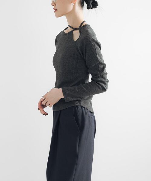 URBAN RESEARCH(アーバンリサーチ)の「カットアウトリブトップス(Tシャツ/カットソー・レディース・チャコールグレー/オフホワイト/カーキ・FREE)」の14枚目の写真