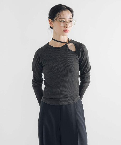 URBAN RESEARCH(アーバンリサーチ)の「カットアウトリブトップス(Tシャツ/カットソー・レディース・チャコールグレー/オフホワイト/カーキ・FREE)」の17枚目の写真