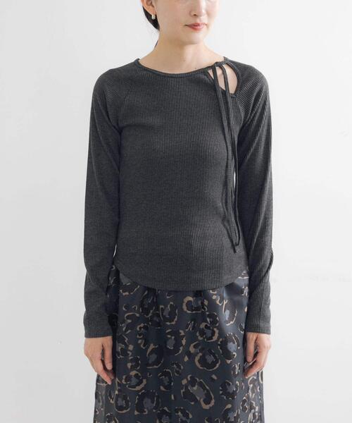 URBAN RESEARCH(アーバンリサーチ)の「カットアウトリブトップス(Tシャツ/カットソー・レディース・チャコールグレー/オフホワイト/カーキ・FREE)」の20枚目の写真