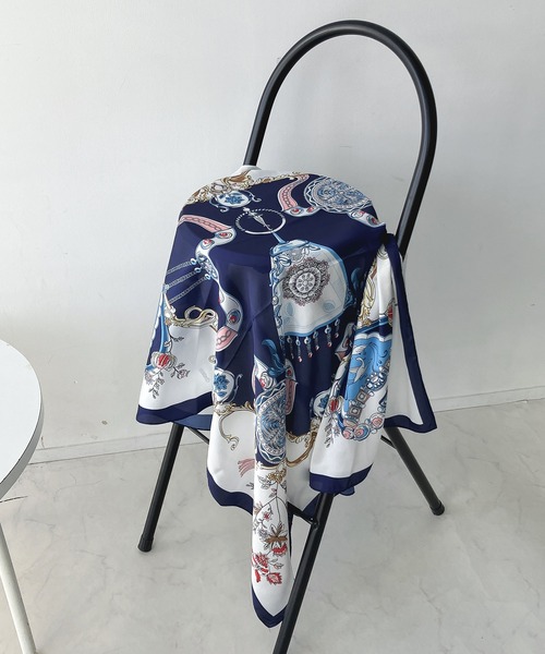 AS KNOW AS plus(アズノゥアズプラス)の「ヴィンテージ風大判スカーフ 90×90(バンダナ/スカーフ・レディース・F/E/D/C/B/A/H/J/K/L/G/I・FREE)」の10枚目の写真