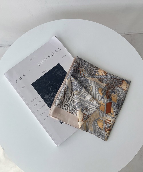 AS KNOW AS plus(アズノゥアズプラス)の「ヴィンテージ風大判スカーフ 90×90(バンダナ/スカーフ・レディース・F/E/D/C/B/A/H/J/K/L/G/I・FREE)」の17枚目の写真