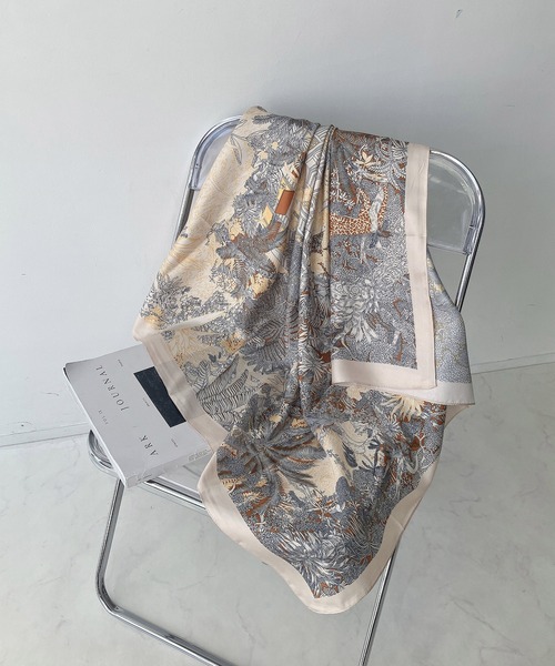 AS KNOW AS plus(アズノゥアズプラス)の「ヴィンテージ風大判スカーフ 90×90(バンダナ/スカーフ・レディース・F/E/D/C/B/A/H/J/K/L/G/I・FREE)」の19枚目の写真