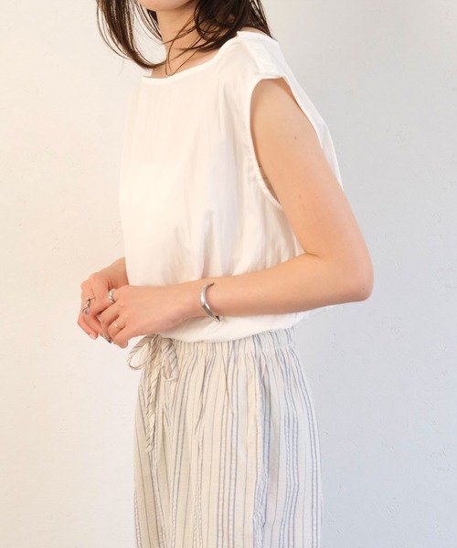 Reurie'(レウリィ)の「ドローストリングサイドリボントップ / 夏トップス ノースリーブ シンプル 大人カジュアル シャツ ブラウス リボン(シャツ/ブラウス・レディース・ブラック/ホワイト・FREE)」の7枚目の写真
