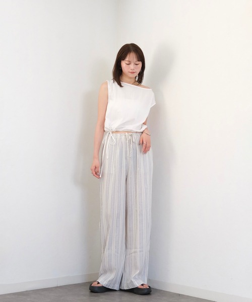 Reurie'(レウリィ)の「ドローストリングサイドリボントップ / 夏トップス ノースリーブ シンプル 大人カジュアル シャツ ブラウス リボン(シャツ/ブラウス・レディース・ブラック/ホワイト・FREE)」の20枚目の写真