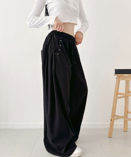 VIVID LADY（ビビッドレディー）の「サイドウエストタック ワイド スウェットパンツ（スウェットパンツ・レディース・グレー/ブラウン/ブラック・FREE）」の2枚目の写真