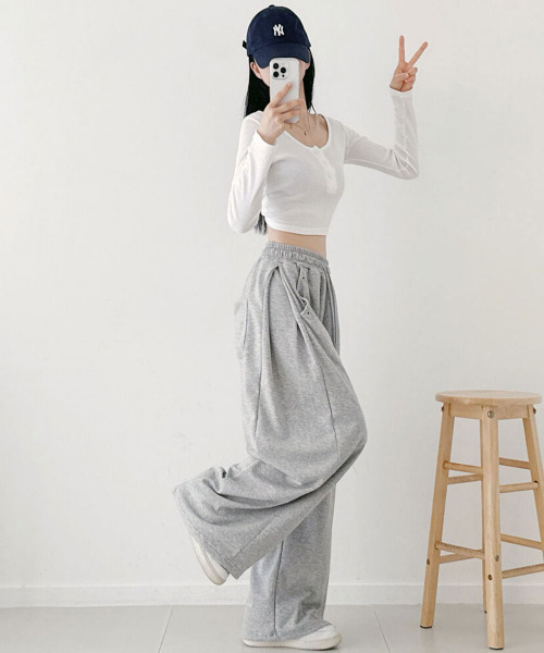 VIVID LADY（ビビッドレディー）の「サイドウエストタック ワイド スウェットパンツ（スウェットパンツ・レディース・グレー/ブラウン/ブラック・FREE）」の14枚目の写真