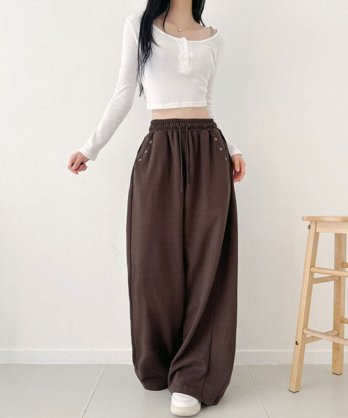 VIVID LADY（ビビッドレディー）の「サイドウエストタック ワイド スウェットパンツ（スウェットパンツ・レディース・グレー/ブラウン/ブラック・FREE）」の10枚目の写真