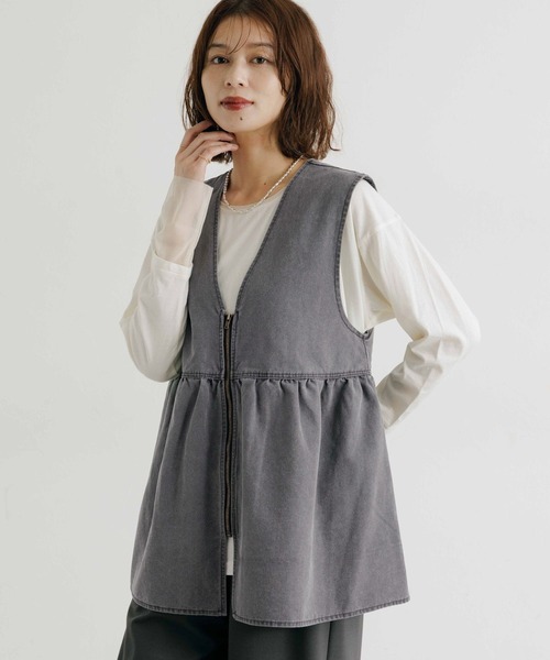 studio CLIP（スタディオクリップ）の「切り替えZIPフレアベスト（ベスト・レディース・ブラック/ライトブルー/ベージュ・FREE）」の4枚目の写真