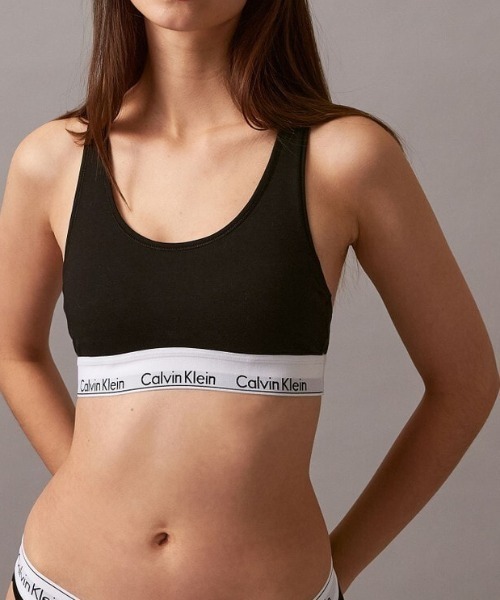Calvin Klein Underwear(カルバンクラインアンダーウェア)の「CALVIN KLEIN UNDERWEAR/カルバン クライン アンダーウェア/LGHT LINED BRALETTE(スポーツブラ・レディース・ブラック/ホワイト/グレー・M/S)」の2枚目の写真