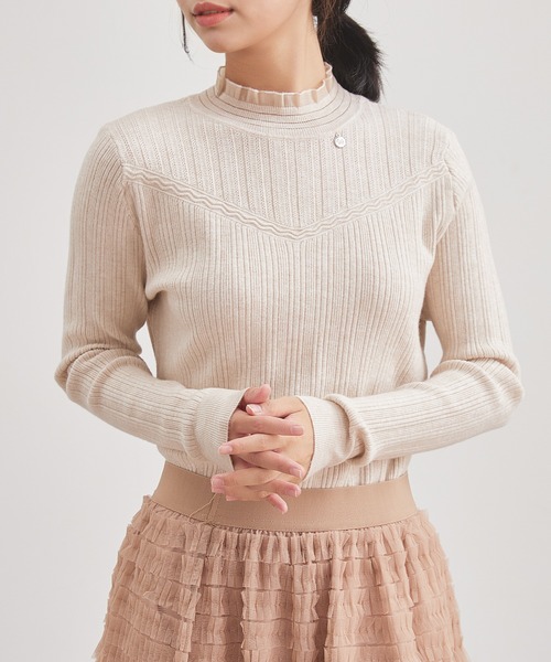 Lace Ladies(レースレディース)の「オフネック フリル チャーム付き ニット トップス(ニット/セーター・レディース・グレイッシュベージュ/ブラック/アイボリー/ダークグレー・FREE)」の6枚目の写真
