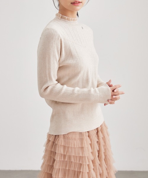 Lace Ladies(レースレディース)の「オフネック フリル チャーム付き ニット トップス(ニット/セーター・レディース・グレイッシュベージュ/ブラック/アイボリー/ダークグレー・FREE)」の8枚目の写真