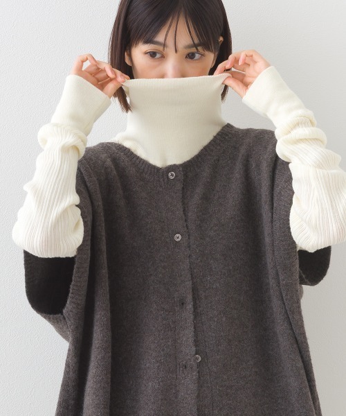 OMNES（オムネス）の「ランダムテレコタートルネック袖くしゅくしゅ長袖ニット（ニット/セーター・レディース・レッド/ダークグレー/ネイビー/ブラック/オフホワイト/ライトブラウン・FREE）」の10枚目の写真