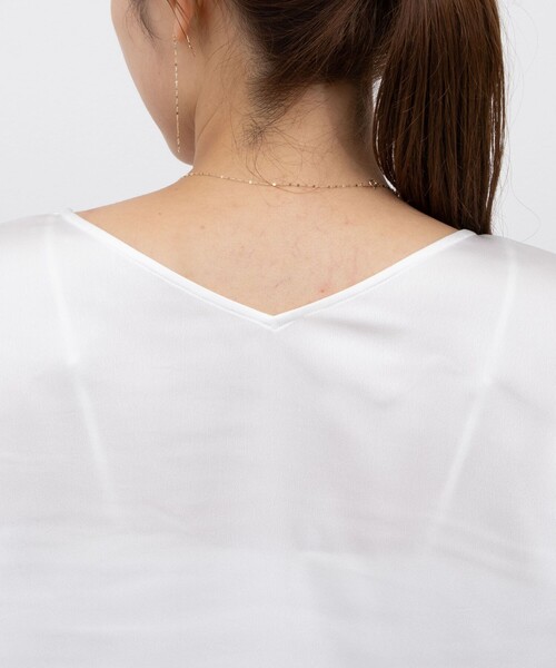 NOLLEY’S(ノーリーズ)の「◇【WEB限定】ウォッシャブルリラックスサテン長袖Tブラウス(シャツ/ブラウス・レディース・ホワイト・38)」の10枚目の写真