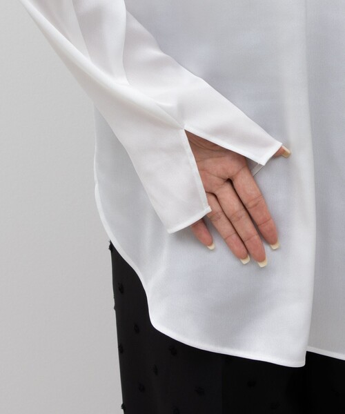 NOLLEY’S(ノーリーズ)の「◇【WEB限定】ウォッシャブルリラックスサテン長袖Tブラウス(シャツ/ブラウス・レディース・ホワイト・38)」の6枚目の写真