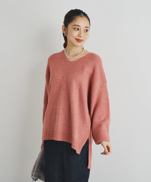 un dix cors(アンディコール)の「ヤクライクVネックニット(ニット/セーター・レディース・グレー/ブラック/パープル/ピンク/ホワイト・FREE)」の6枚目の写真