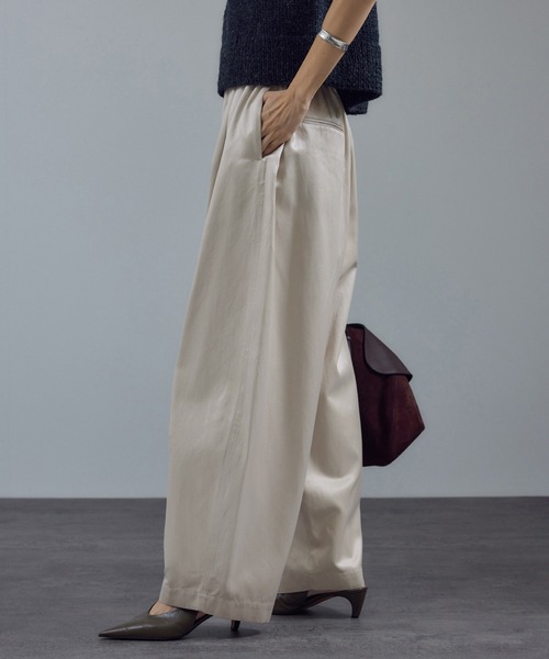 SALON adam et rope'(サロン アダム エ ロペ)の「サテンフェードイージーカーヴィーパンツ(その他パンツ・レディース・ブラウン系その他2/ブラウン系その他3/キナリ・S/M)」の11枚目の写真