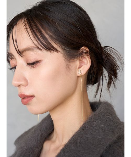 SNIDEL（スナイデル）の「ロングチェーンイヤリング（イヤリング・レディース・シルバー/ゴールド・F）」の7枚目の写真